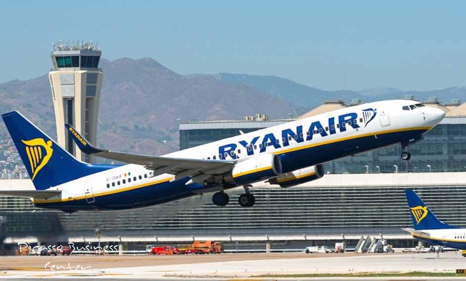 Londra a 2:45, Manchester a 2:55, Bristol a 2:40, Barcellona a 1:35, Madrid a 1:10h in aereo fino all'aeroporto di Malaga