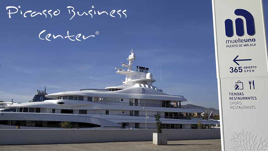 Porto di Malaga AGP Aviva superyacht & Mayan Queen IV superyacht